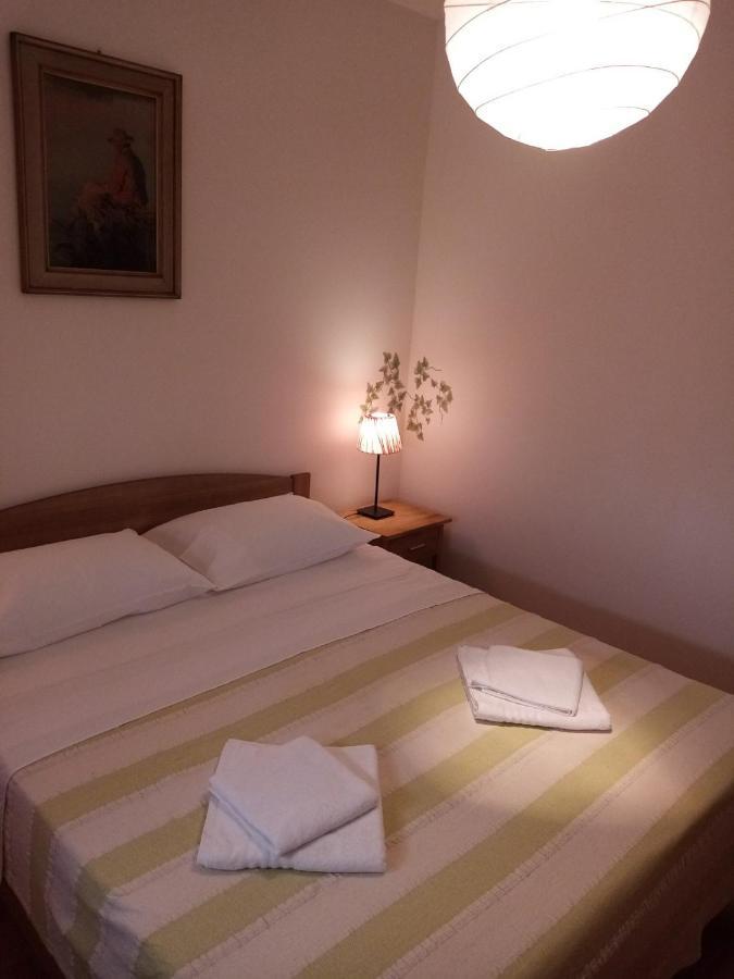 Apartman Mikola With Sea View Трогир Экстерьер фото
