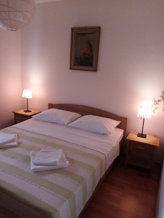 Apartman Mikola With Sea View Трогир Экстерьер фото