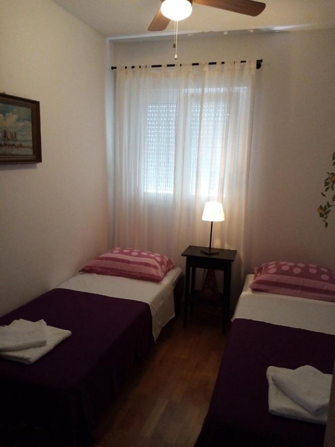 Apartman Mikola With Sea View Трогир Экстерьер фото